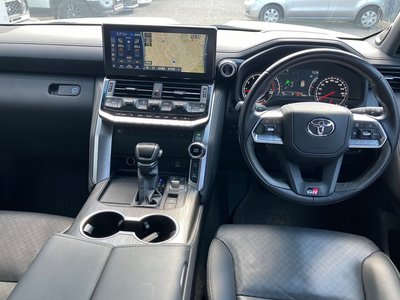 TOYOTA LAND CRUISER 300 - 3