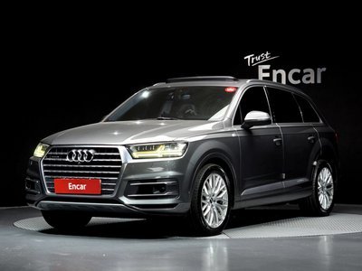 AUDI Q7 - 1