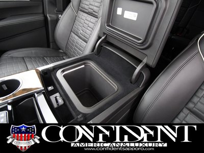 صورة مصغرة 32 لـ 2025 Cadillac ESCALADE
