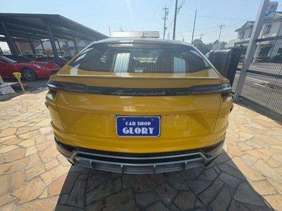 LAMBORGHINI URUS - 3