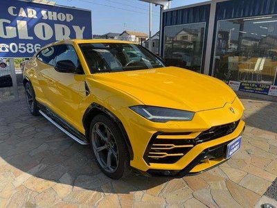 LAMBORGHINI URUS - 4