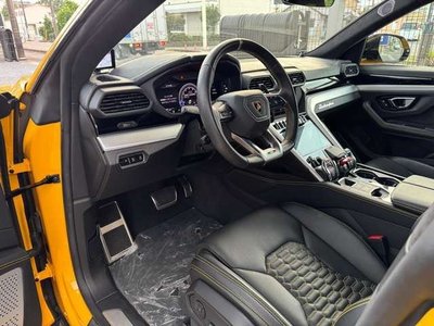 LAMBORGHINI URUS - 8