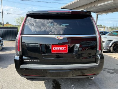 CADILLAC ESCALADE - 7