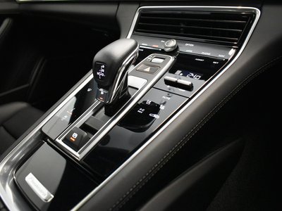 2023 Porsche PANAMERA — миниатюра 45