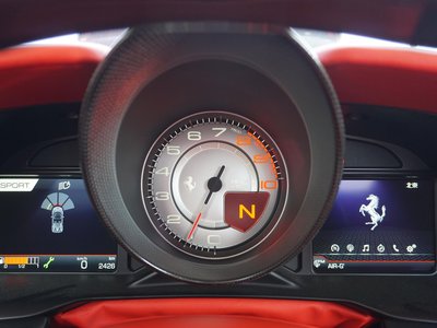 صورة 70 لـ 2020 Ferrari F8 SPIDER
