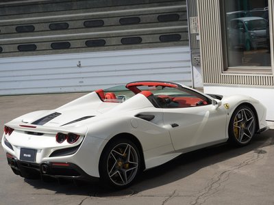 صورة 28 لـ 2020 Ferrari F8 SPIDER