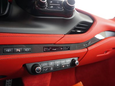 صورة 65 لـ 2020 Ferrari F8 SPIDER