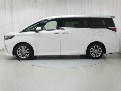 2023 Toyota ALPHARD — фото 2