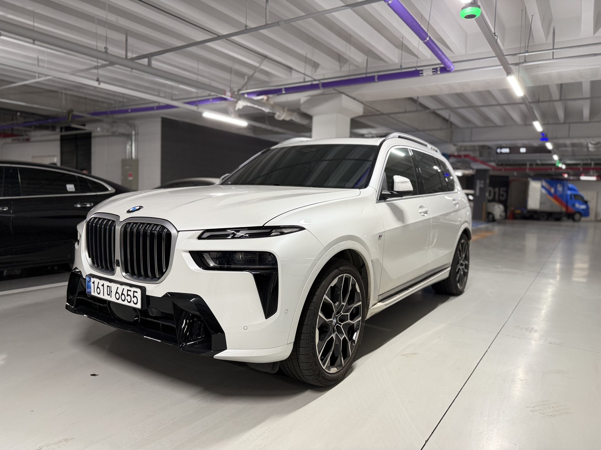 BMW X7 - View 1