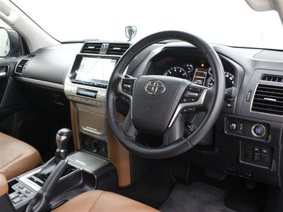 TOYOTA LAND CRUISER PRADO - 7