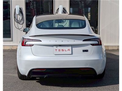TESLA MODEL 3 - 6