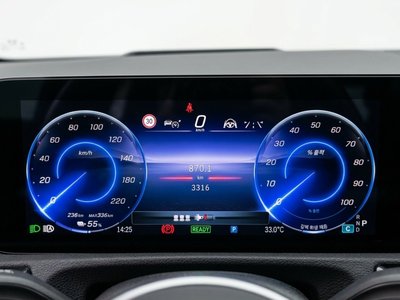صورة 8 لـ 2025 Mercedes-BENZ EQA