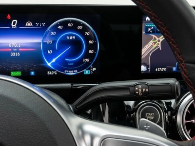 صورة 9 لـ 2025 Mercedes-BENZ EQA
