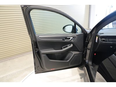 صورة مصغرة 17 لـ 2021 Porsche MACAN