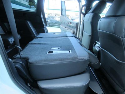 صورة مصغرة 18 لـ 2025 Toyota LAND CRUISER 250