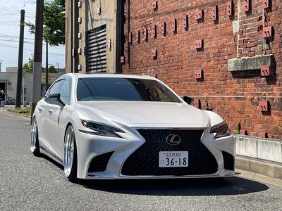 LEXUS LS - 3