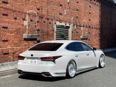 LEXUS LS - 7