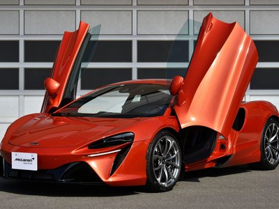 MCLAREN ARTURA - 7