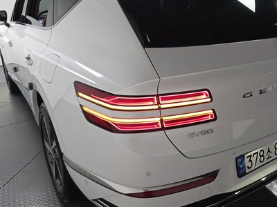 GENESIS GV80 - 10