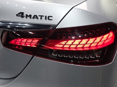 MERCEDES-BENZ E-CLASS - 10