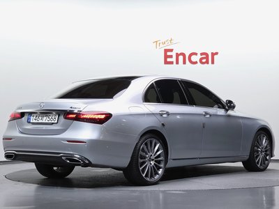 MERCEDES-BENZ E-CLASS - 4