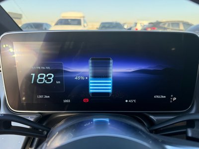 MERCEDES-BENZ EQE - 3