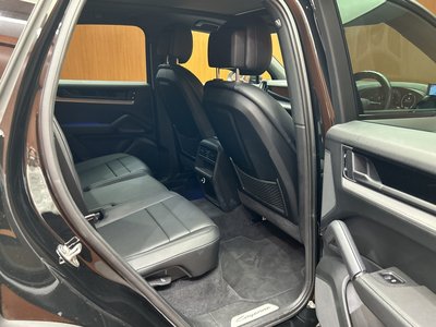 PORSCHE CAYENNE - 8