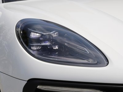 2025 Porsche MACAN photo 8