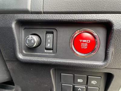 TOYOTA LAND CRUISER PRADO - 10