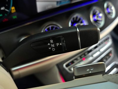 MERCEDES-BENZ E-CLASS - 9