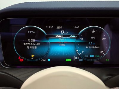 MERCEDES-BENZ E-CLASS - 8