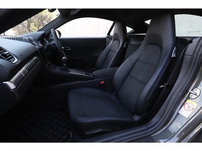 2022 Porsche 718 thumbnail 42
