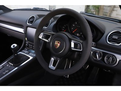2022 Porsche 718 thumbnail 38
