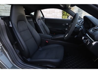 2022 Porsche 718 thumbnail 12