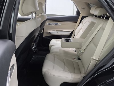 2025 Genesis GV70 — миниатюра 12