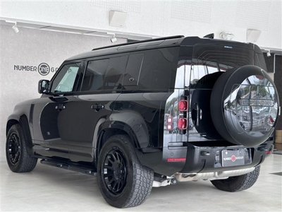 LAND ROVER DEFENDER - 4