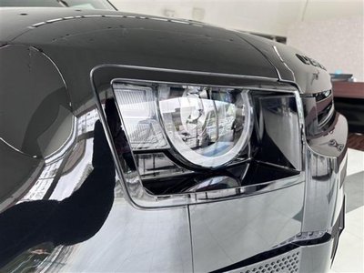 LAND ROVER DEFENDER - 7