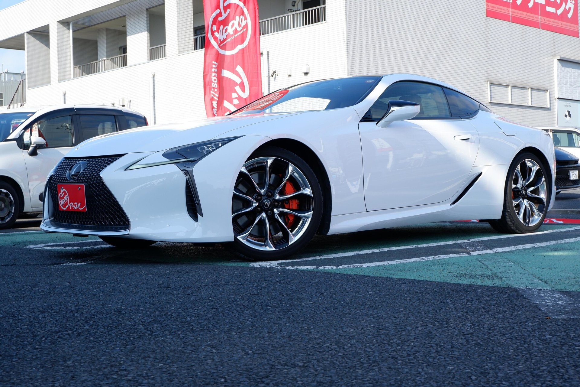 LEXUS LC - View 1