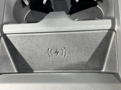 LAND ROVER DEFENDER - 10