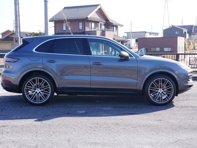 PORSCHE CAYENNE - 9