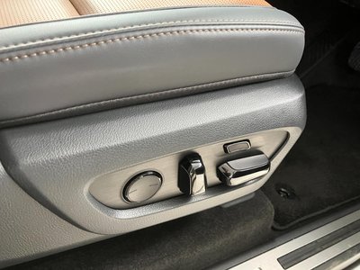 2025 Lexus GX — миниатюра 24