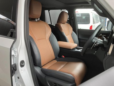 2025 Lexus GX photo 3