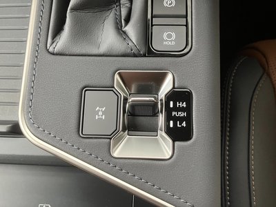 2025 Lexus GX — миниатюра 48