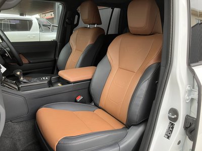 2025 Lexus GX — миниатюра 16