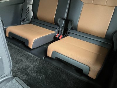 2025 Lexus GX — миниатюра 13