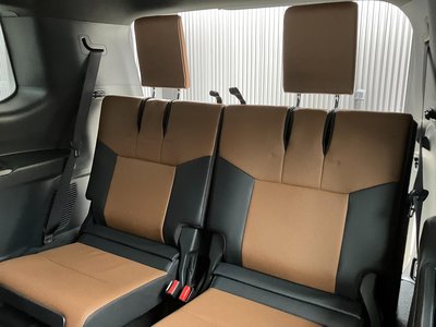 2025 Lexus GX — миниатюра 12