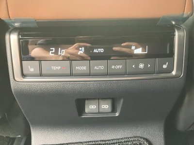 2025 Lexus GX — миниатюра 11