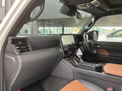2025 Lexus GX — миниатюра 20