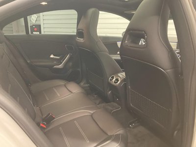 MERCEDES-BENZ CLA - 9