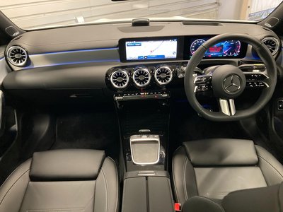 MERCEDES-BENZ CLA - 5
